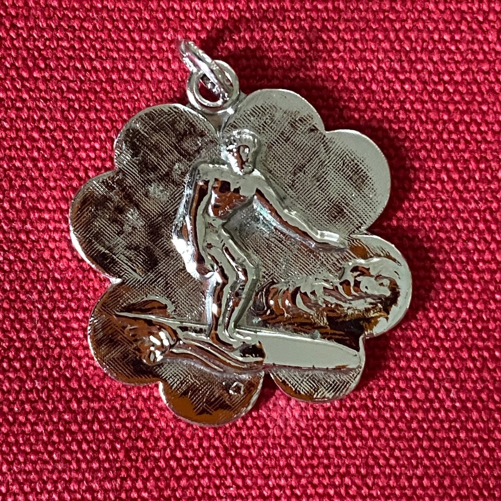 VTG I Rare 4-Leaf Clover Shaped Surfer Charm